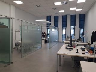 Bureau à Calle los llanos seis 5. Vendo local oficina en las torres de santa cruz