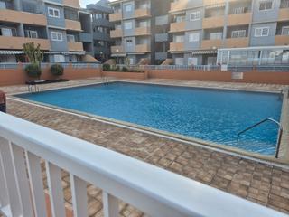Dúplex a Avenida olof palme 12. Vendo piso-dúplex de 1 dormitorio con 30 m2 de terraza en puerti