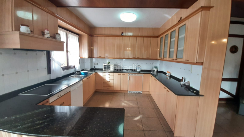 Foto c7e029bd-bd9f-459e-9d3a-b42402f1840e. Pis amb calefacció aparcament a Bermeo