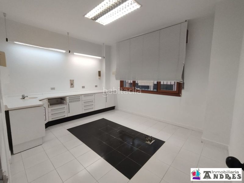 Foto 395b5b29-ae8b-4d42-9b66-f6e5e162d12b. Local comercial bizkaiko jaurreria con permiso de habitabilidad en Bermeo