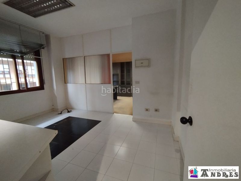 Foto 9a0b81bb-7f80-4502-8efa-d013e81f779c. Local comercial bizkaiko jaurreria con permiso de habitabilidad en Bermeo