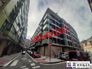 Autoparkplatz in Bermeo. Erreine zubi