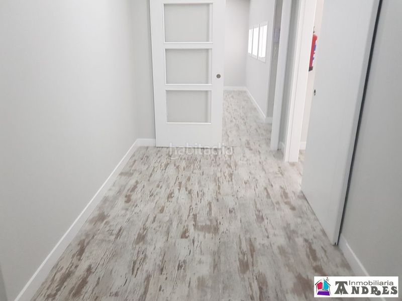 Foto dcb5deeb-72cb-44d0-89e2-f41ee81cb7fc. Lloguer local comercial a Bermeo