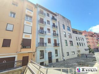 Appartement à Bermeo. Irakaskintza