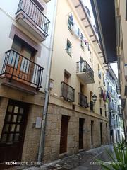 Pis a General arnao kalea 17. Vivienda junto al puerto de getaria