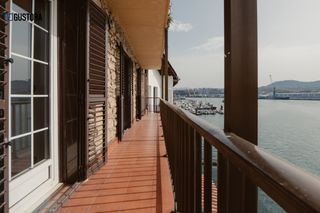 Flat in Donibane kalea 51. Vivienda con terraza sobre la bahía en pasai donibane