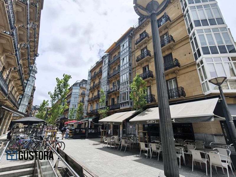 Foto f3dbce1b-c808-4635-9510-3348df3e2a07. Estudi a Área Romántica Donostia - San Sebastián