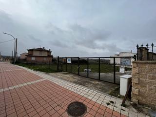 Residential Plot in Calle norte 23. Parcela urbana en venta en hontanares de eresma.