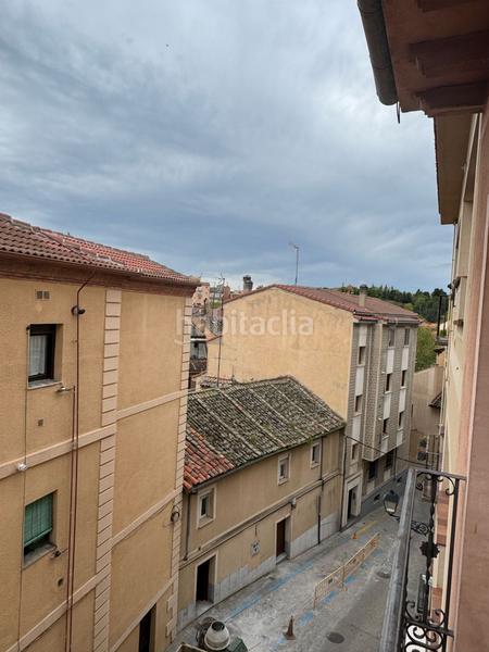 Foto 7066d78c-134d-482b-91b1-fd6476650c65. Zweistöckige wohnung mit heizung in Centro Segovia