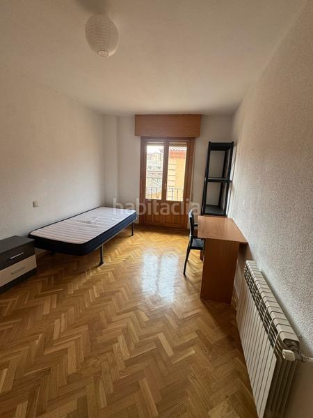 Foto fe751df6-8d5c-4caf-9759-aa7f6d730de4. Zweistöckige wohnung mit heizung in Centro Segovia