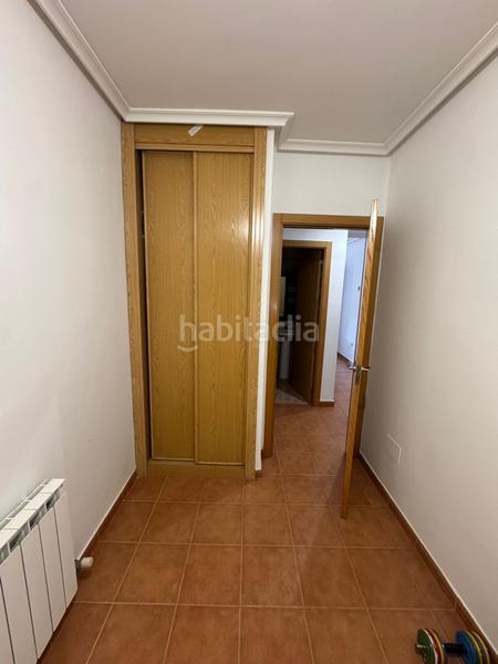 Foto aca16352-fa61-42c1-8484-c43abdc8b863. Chalet  adosado en esquina de tres dormitorios y dos baños en venta en Roda de Eresma