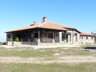 Casa  Calle de la pajarilla 4. Casa rústica con finca en venta en ortigosa del monte.