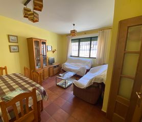 Casa adossada a Valseca. Vivienda unifamiliar de tres dormitorios y dos baños en venta en