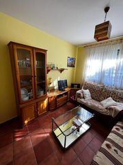 Semi detached house in Valseca. Vivienda unifamiliar de tres dormitorios y dos baños en venta en