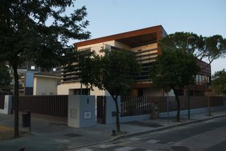 Affitto Ufficio in Calle alisios 1. Edificio de oficinas en la av palmera esquina calle alisios