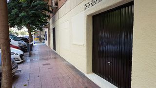 Lloguer Local Comercial a Carrer ciutat de laval 27. Local comercial en ps germanias esquina ciudad de laval