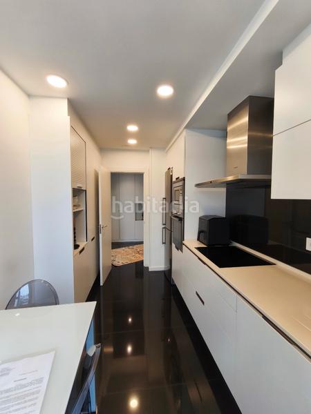 Foto 758dffbc-28a7-40a5-80a3-d135d692af24. Dúplex amb calefacció aparcament piscina a Conxo Santiago de Compostela