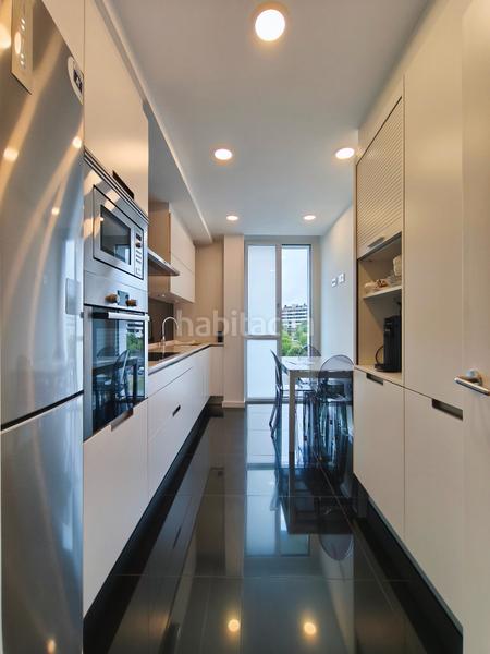 Foto b5c9a811-fbd9-4682-9f7f-5d236e56ddc9. Dúplex amb calefacció aparcament piscina a Conxo Santiago de Compostela