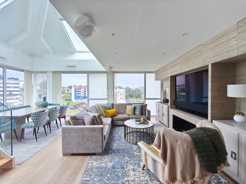 Foto 00049acb-0fa9-4e16-ba0a-60d687ce1639. Zweistöckige wohnung mit heizung parking pool in Conxo Santiago de Compostela