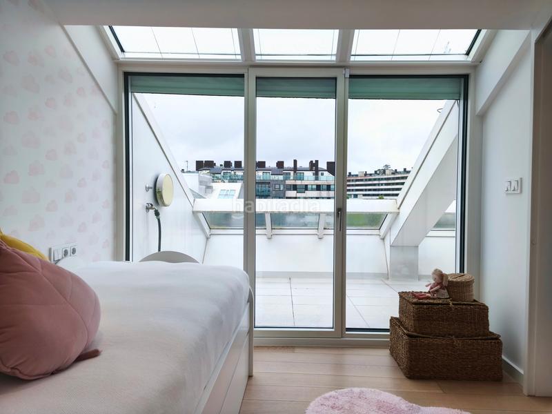 Foto b588a0f7-c245-4b8c-ab3e-e02f36f327f0. Zweistöckige wohnung mit heizung parking pool in Conxo Santiago de Compostela