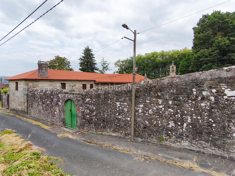 Foto 0f55b6b7-c866-40b3-be96-94c70f66ba4a. Casa amb xemeneia calefacció aparcament a Castiñeiriño - Cruceiro de Sar Santiago de Compostela