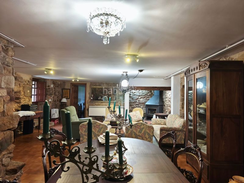 Foto 3ed6ffa3-b888-496c-9bf1-b0aff381cf1d. Casa amb xemeneia calefacció aparcament a Castiñeiriño - Cruceiro de Sar Santiago de Compostela