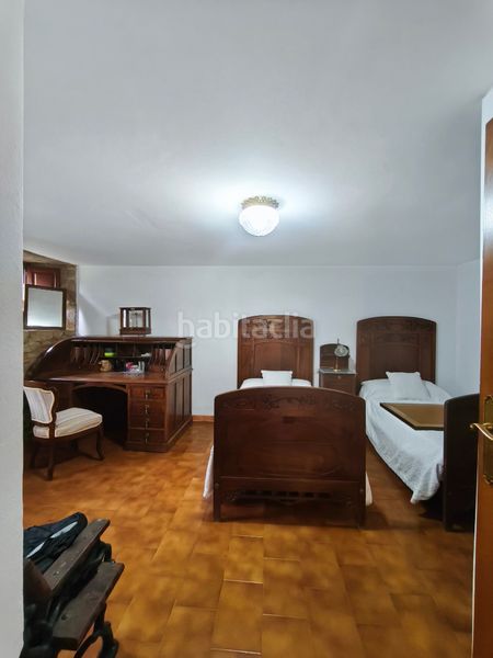 Foto 4b25e396-c2f3-4f3e-b516-c5d476558dde. Casa amb xemeneia calefacció aparcament a Castiñeiriño - Cruceiro de Sar Santiago de Compostela