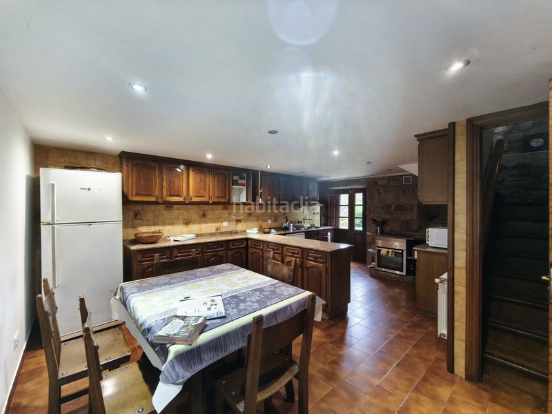 Foto 4f210bba-784a-41a5-a16e-f5487aa18126. Casa amb xemeneia calefacció aparcament a Castiñeiriño - Cruceiro de Sar Santiago de Compostela