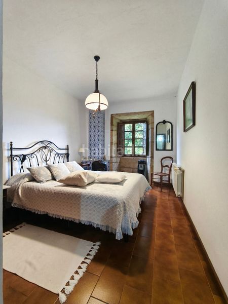 Foto 612ec49d-0ef0-4531-a777-6cd2572da46f. Casa amb xemeneia calefacció aparcament a Castiñeiriño - Cruceiro de Sar Santiago de Compostela