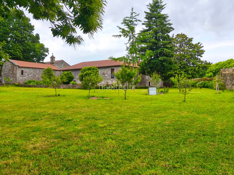 Foto 6eb22d6c-a968-417d-a394-8af87fceb2cb. Casa amb xemeneia calefacció aparcament a Castiñeiriño - Cruceiro de Sar Santiago de Compostela