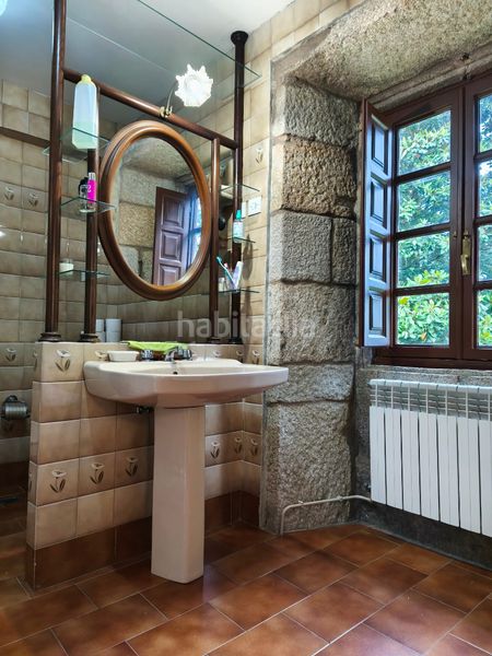 Foto 7bdf3536-3533-4611-a97c-f02a1c34fbfd. Casa amb xemeneia calefacció aparcament a Castiñeiriño - Cruceiro de Sar Santiago de Compostela