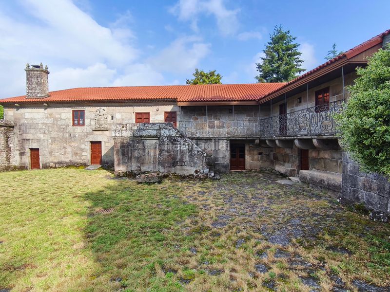 Foto 9f78ebec-519c-423d-9c5f-2c451b8b0d6d. Casa amb xemeneia calefacció aparcament a Castiñeiriño - Cruceiro de Sar Santiago de Compostela