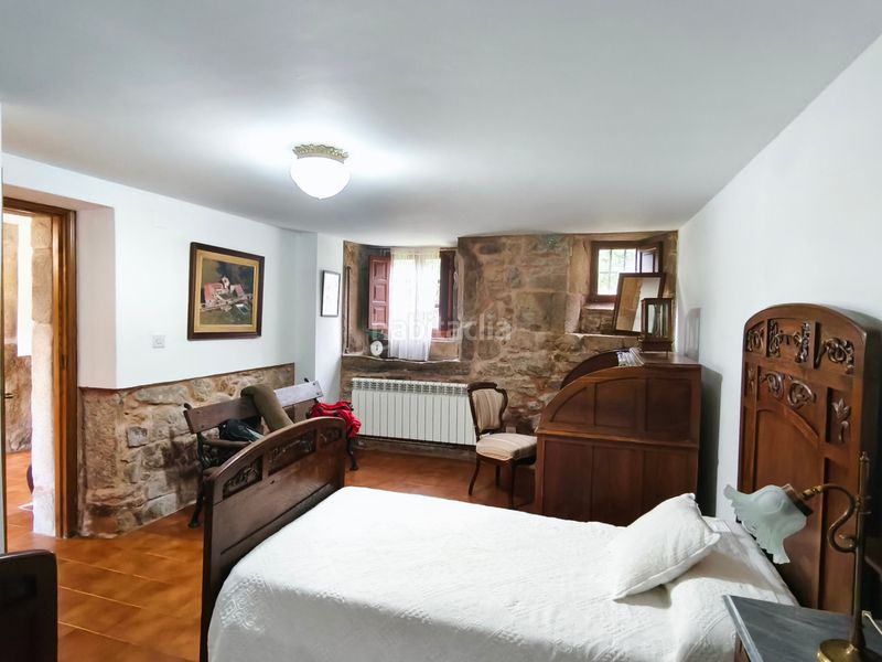 Foto c393c22f-4e66-4c5e-b91a-39cfe9ff0c44. Casa amb xemeneia calefacció aparcament a Castiñeiriño - Cruceiro de Sar Santiago de Compostela