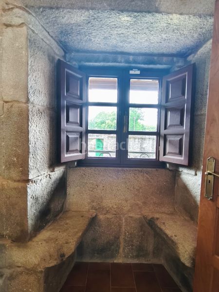 Foto edfc018c-96ea-4a04-b8b6-8e0da6474d85. Casa amb xemeneia calefacció aparcament a Castiñeiriño - Cruceiro de Sar Santiago de Compostela