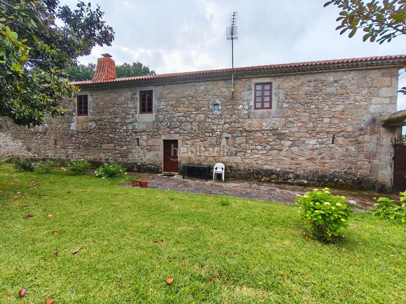 Foto 5fc13bce-3912-4472-baca-efb18f375ed2. Masia amb xemeneia calefacció aparcament a Castiñeiriño - Cruceiro de Sar Santiago de Compostela