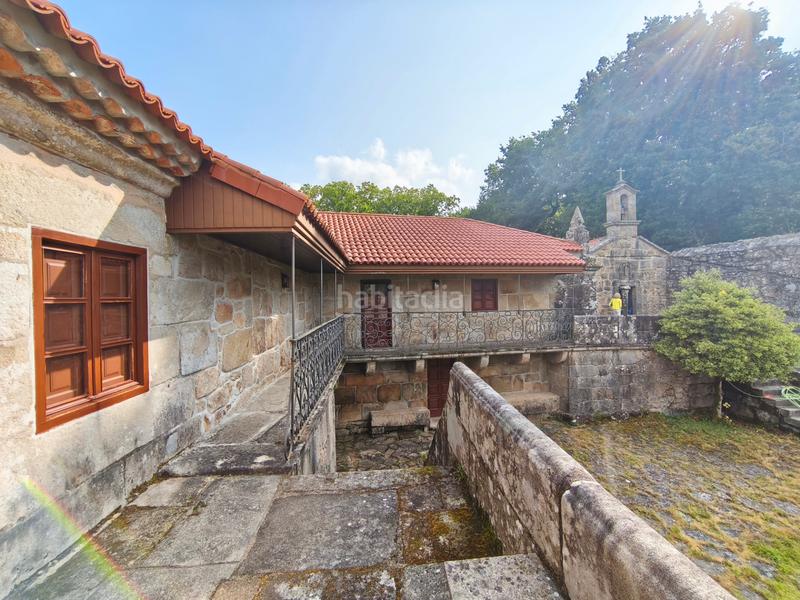 Foto 726a2a3a-52cb-452b-bea7-e0e501a9a1d1. Masia amb xemeneia calefacció aparcament a Castiñeiriño - Cruceiro de Sar Santiago de Compostela