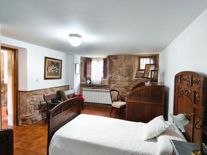 Foto c393c22f-4e66-4c5e-b91a-39cfe9ff0c44. Masia amb xemeneia calefacció aparcament a Castiñeiriño - Cruceiro de Sar Santiago de Compostela