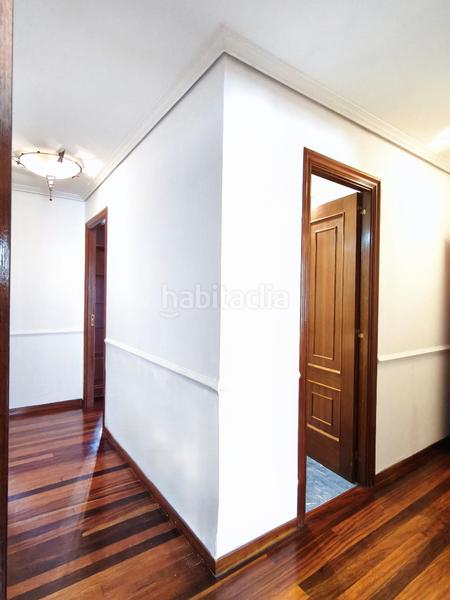 Foto 50a54eb4-9b79-4fc5-a348-f9d0e6066458. Appartamento con riscaldamento parcheggio in Ensanche - Sar Santiago de Compostela