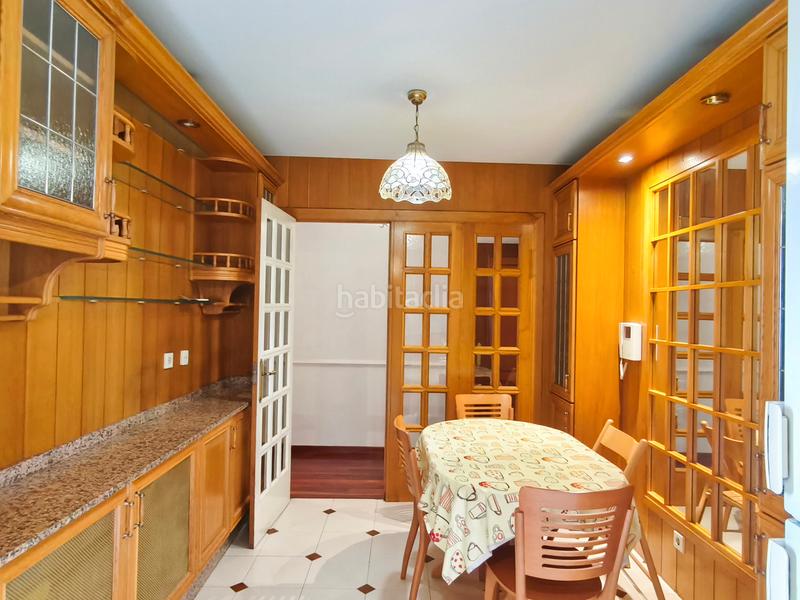 Foto ab43aa78-756b-4bdc-a147-d3ba7a958df2. Appartamento con riscaldamento parcheggio in Ensanche - Sar Santiago de Compostela