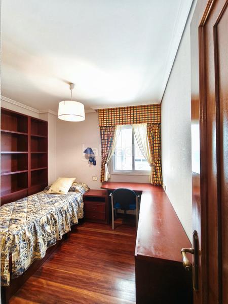 Foto a2ab7937-52f9-47b2-8d21-fe2cbb5614ab. Appartement avec chauffage parking dans Ensanche - Sar Santiago de Compostela