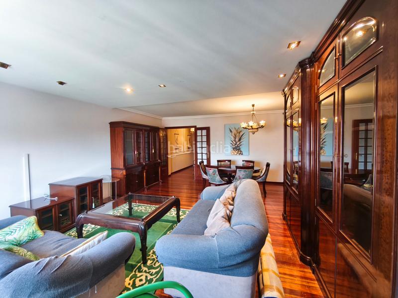 Foto 08707354-2c12-4fce-bcab-b25234b72e92. Etagenwohnung mit heizung parking in Ensanche - Sar Santiago de Compostela