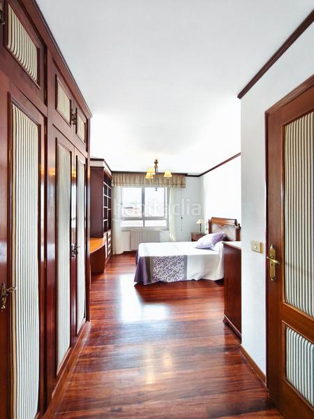 Foto 3167ff5c-9a54-45c8-9ff8-3977e6fa55ed. Etagenwohnung mit heizung parking in Ensanche - Sar Santiago de Compostela