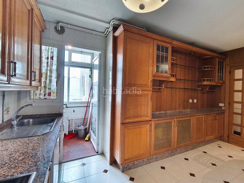 Foto 90df269a-caad-44fc-a2df-f3f3e9cadc6e. Etagenwohnung mit heizung parking in Ensanche - Sar Santiago de Compostela