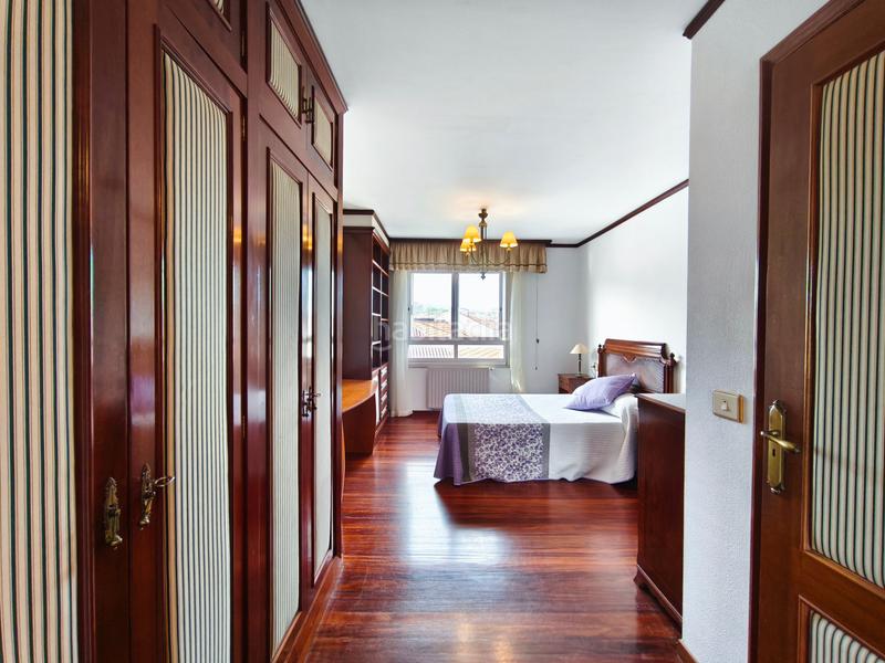 Foto 21175ab5-4329-4736-9328-7ec11e52ee0e. Flat with heating parking in Ensanche - Sar Santiago de Compostela