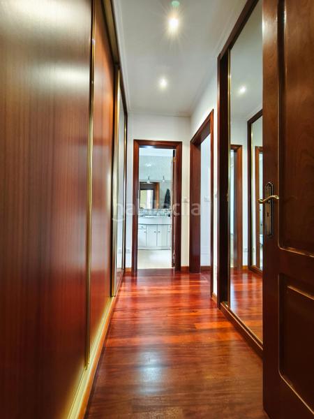 Foto 11c43344-2289-4ae0-a940-921ee36d788c. Chalet con riscaldamento parcheggio in Parroquias de Santiago Santiago de Compostela