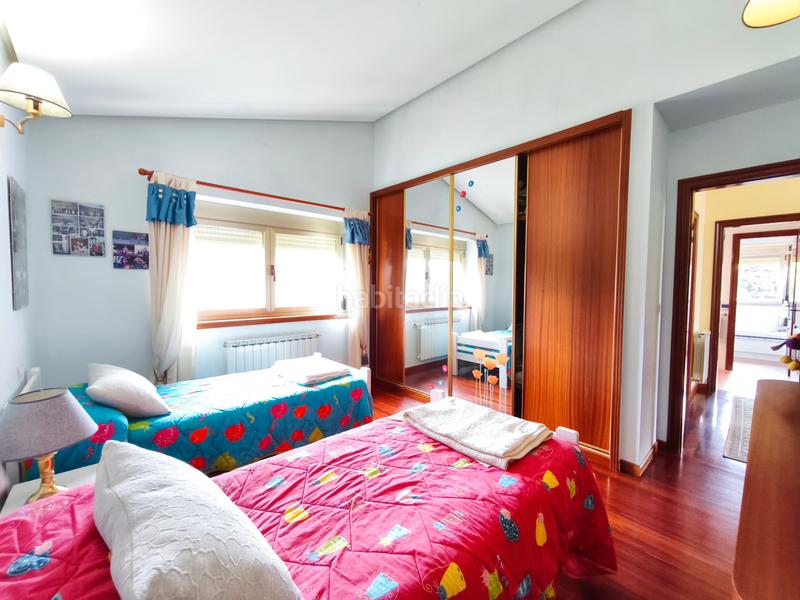 Foto ef75f14a-1885-43b5-83ad-e51459073b3a. Chalet con riscaldamento parcheggio in Parroquias de Santiago Santiago de Compostela