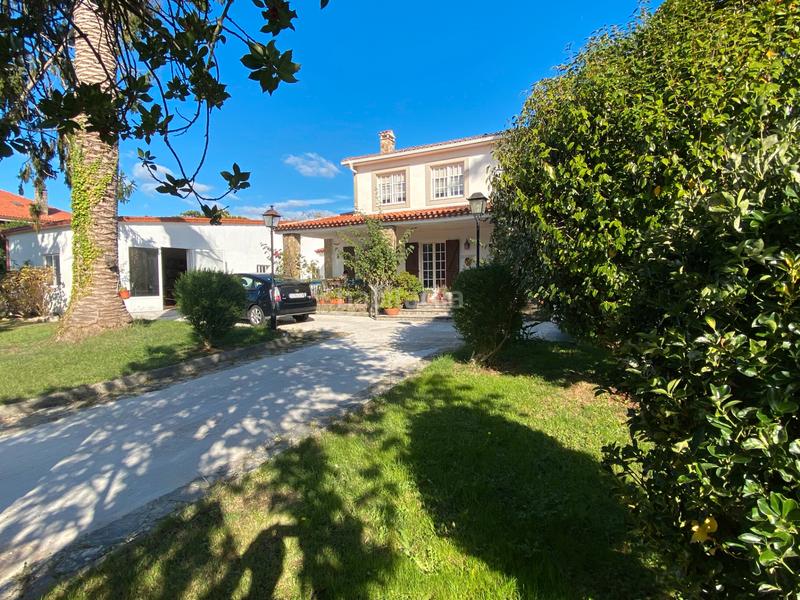 Foto 32a521f8-0134-4ad2-9f81-edb74ba40c6c. Chalet en área de Ames Ames