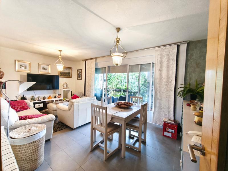 Foto dfe03911-f09d-435e-8f61-41398911d57b. Chalet en área de Ames Ames