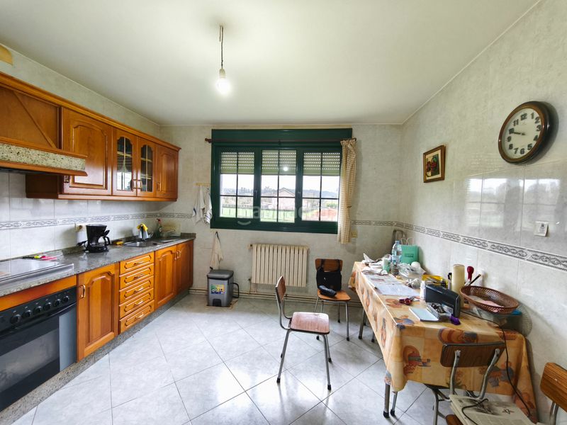 Foto 54fef69f-d226-48d8-9f4f-4c45c07f19f4. Casa amb calefacció aparcament a Parroquias de Santiago Santiago de Compostela