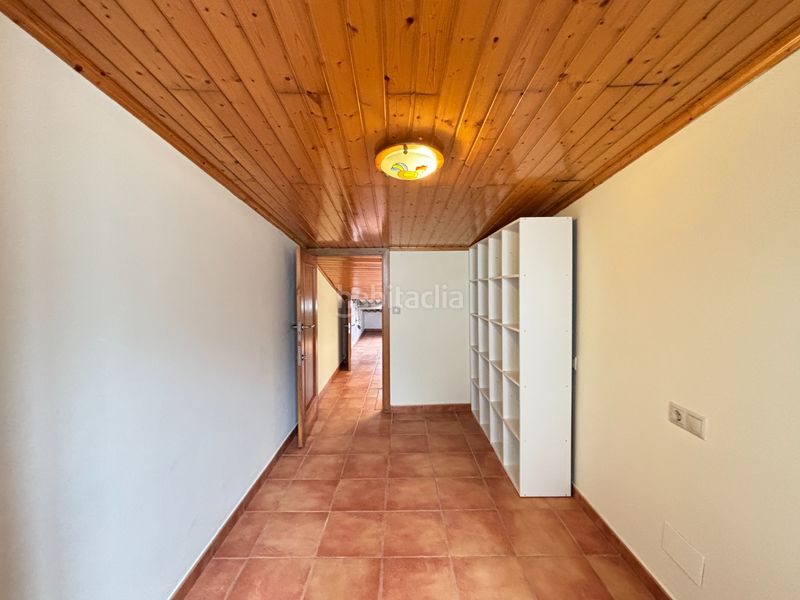 Foto daec13e4-3d67-4b61-9976-09c445161c0f. Casa adossada amb calefacció a Rianxo
